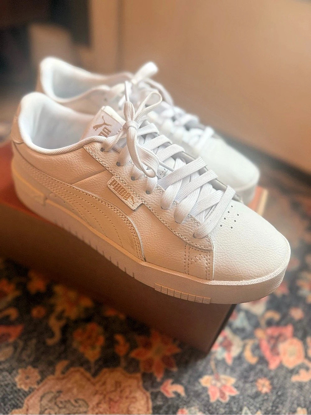 Puma Jada White Metallic Gold White Sneakers Size 8.